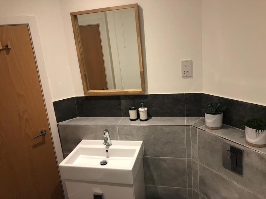 Stunning Apartment In Leeds- Financial District Leeds  Eksteriør billede