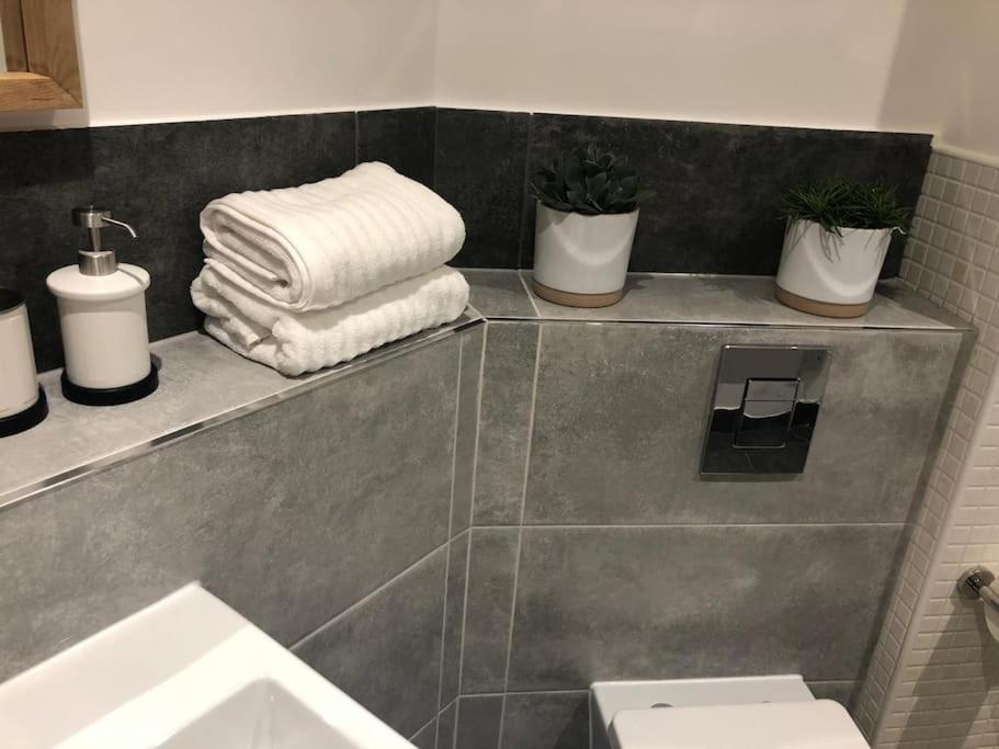 Stunning Apartment In Leeds- Financial District Leeds  Eksteriør billede